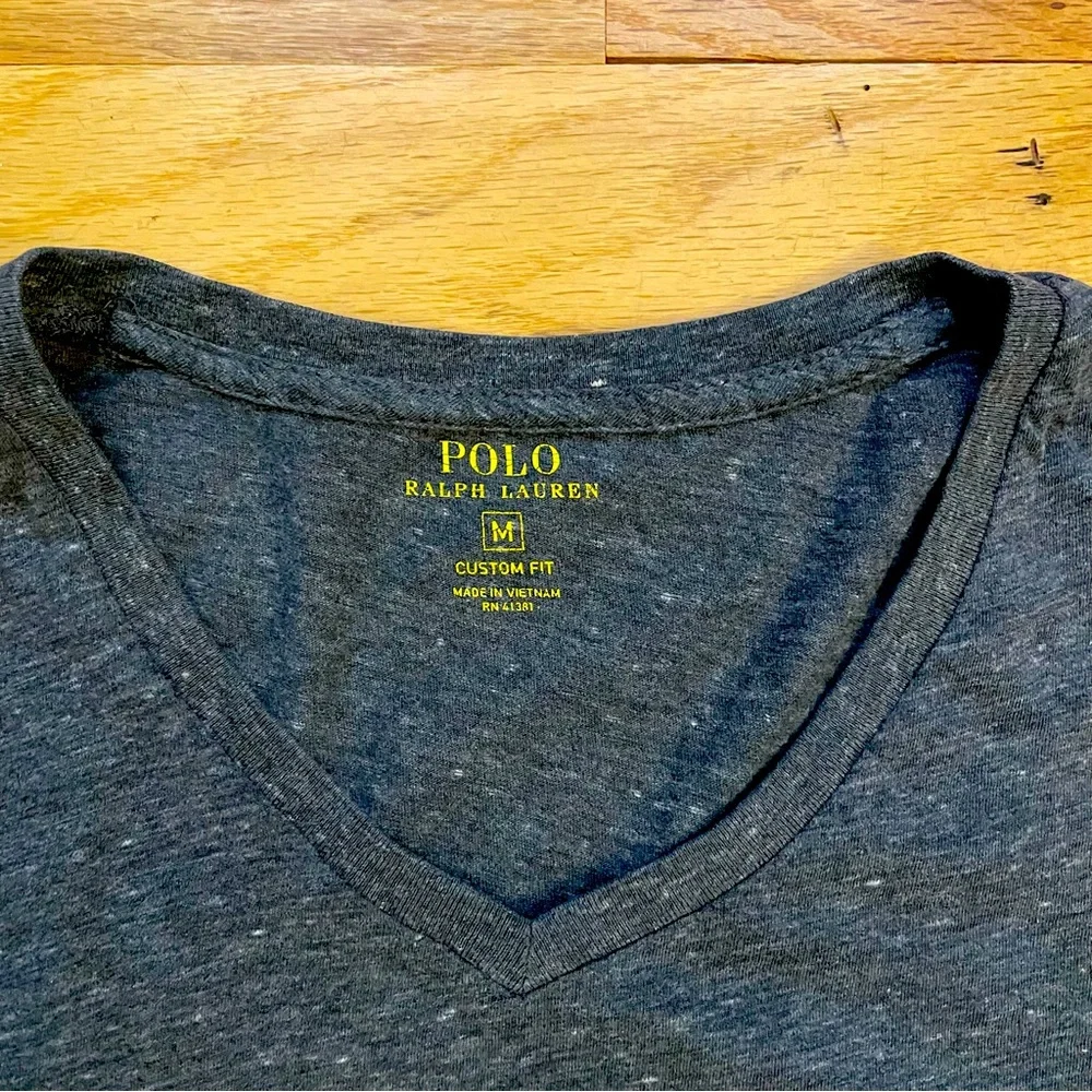 Ralph Lauren Men’s V-Neck Polo shirt - Picture 2 of 4